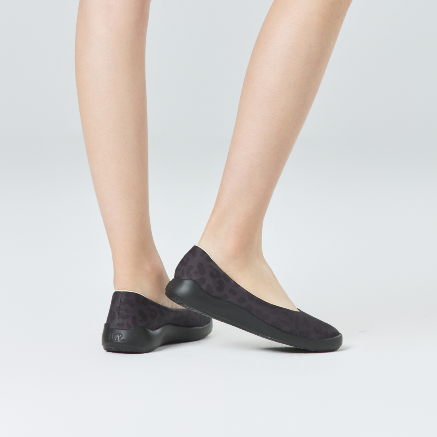 B2004 footwear photo 19