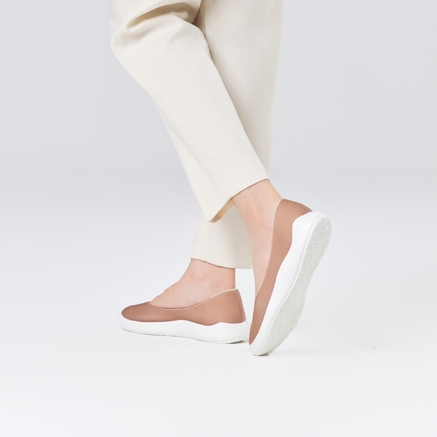 B2004 footwear photo 28