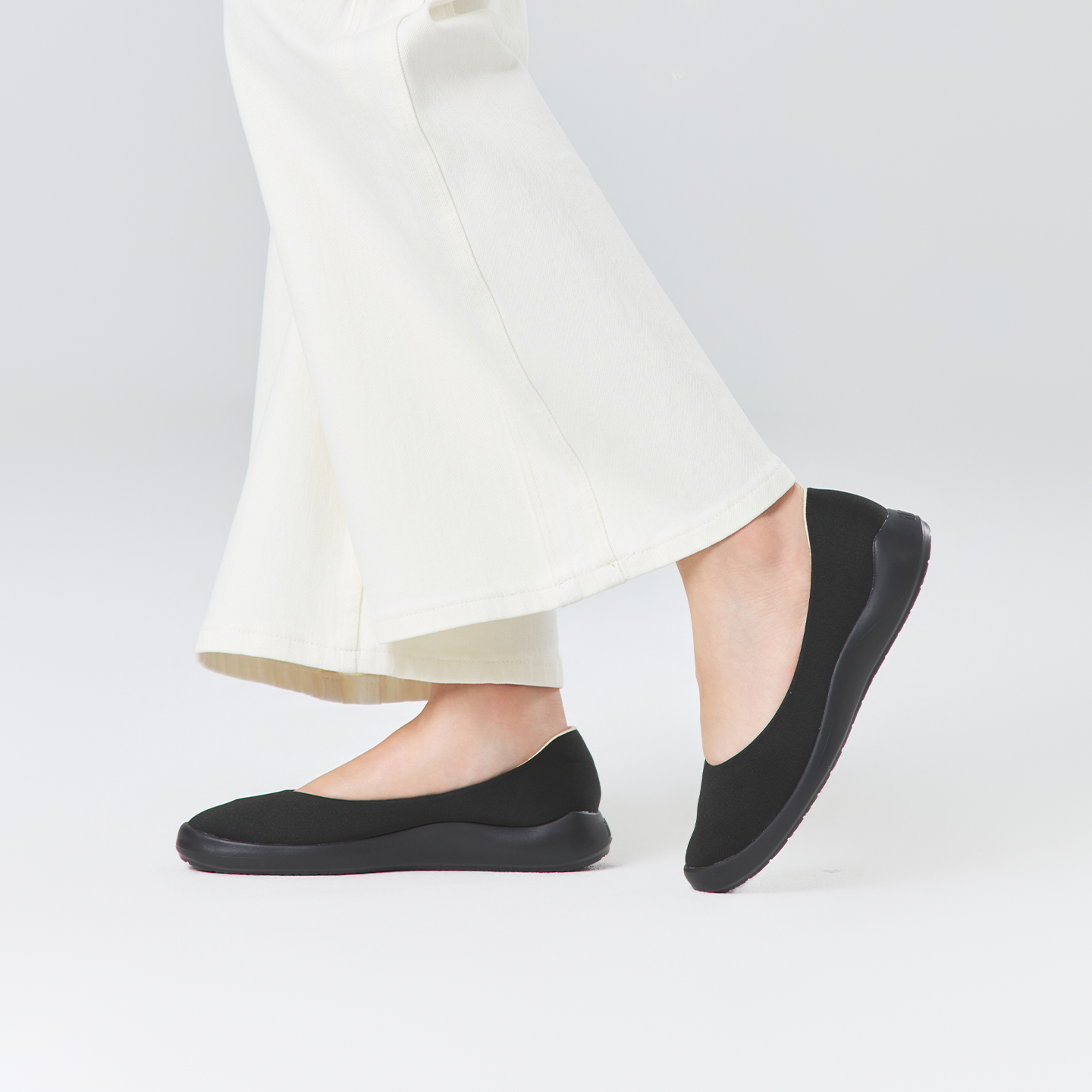 B2004 footwear photo 34