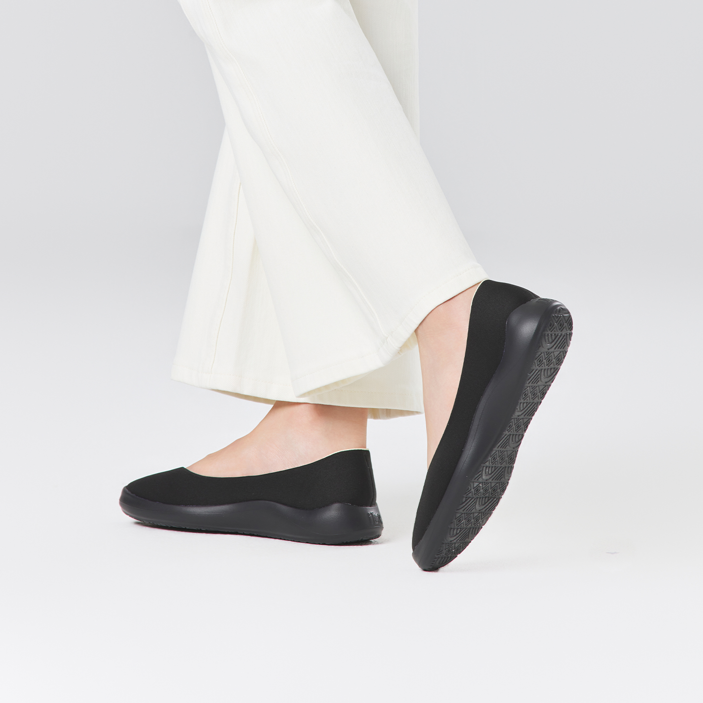 B2004 footwear photo 35
