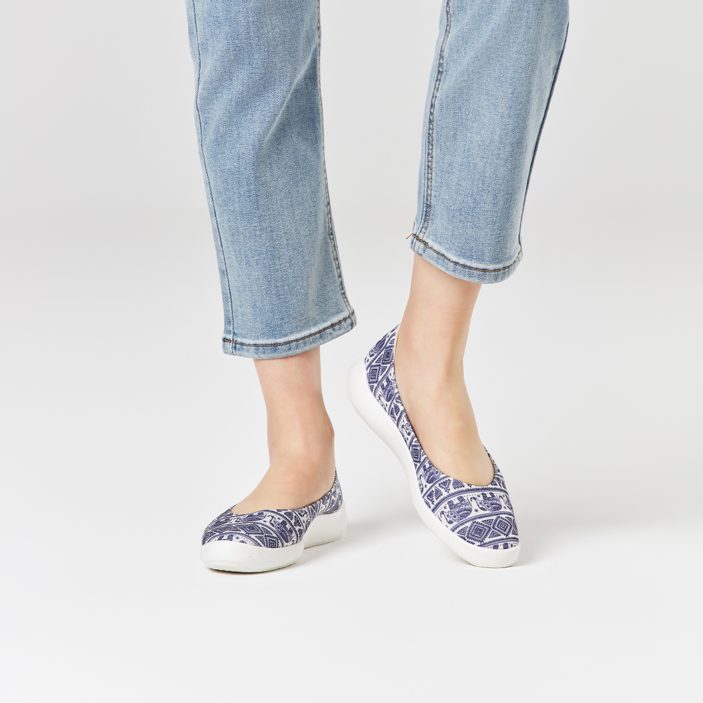 B2004 footwear photo 6