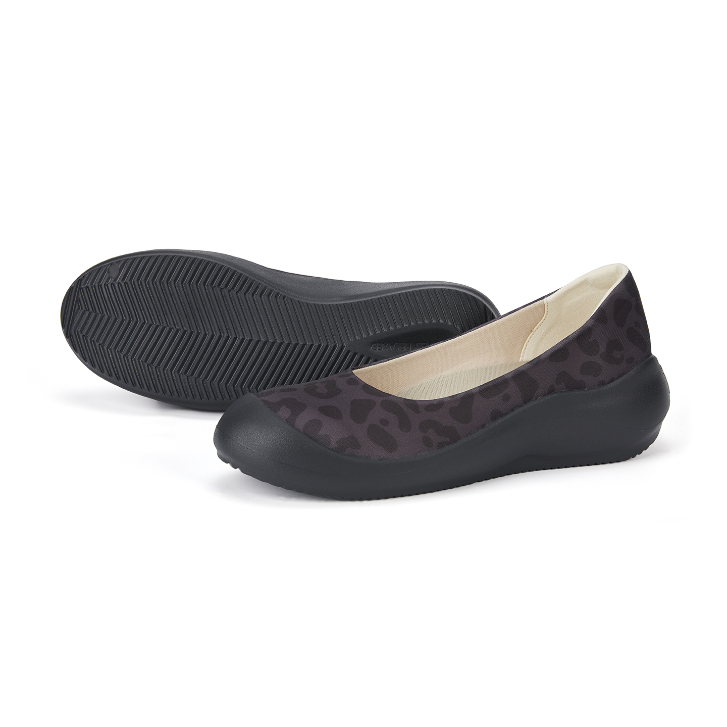 B2006 footwear photo 3