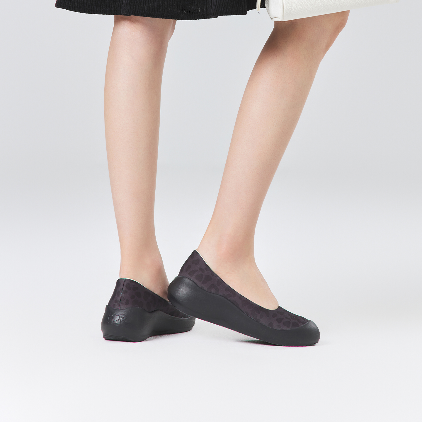 B2006 footwear photo 5