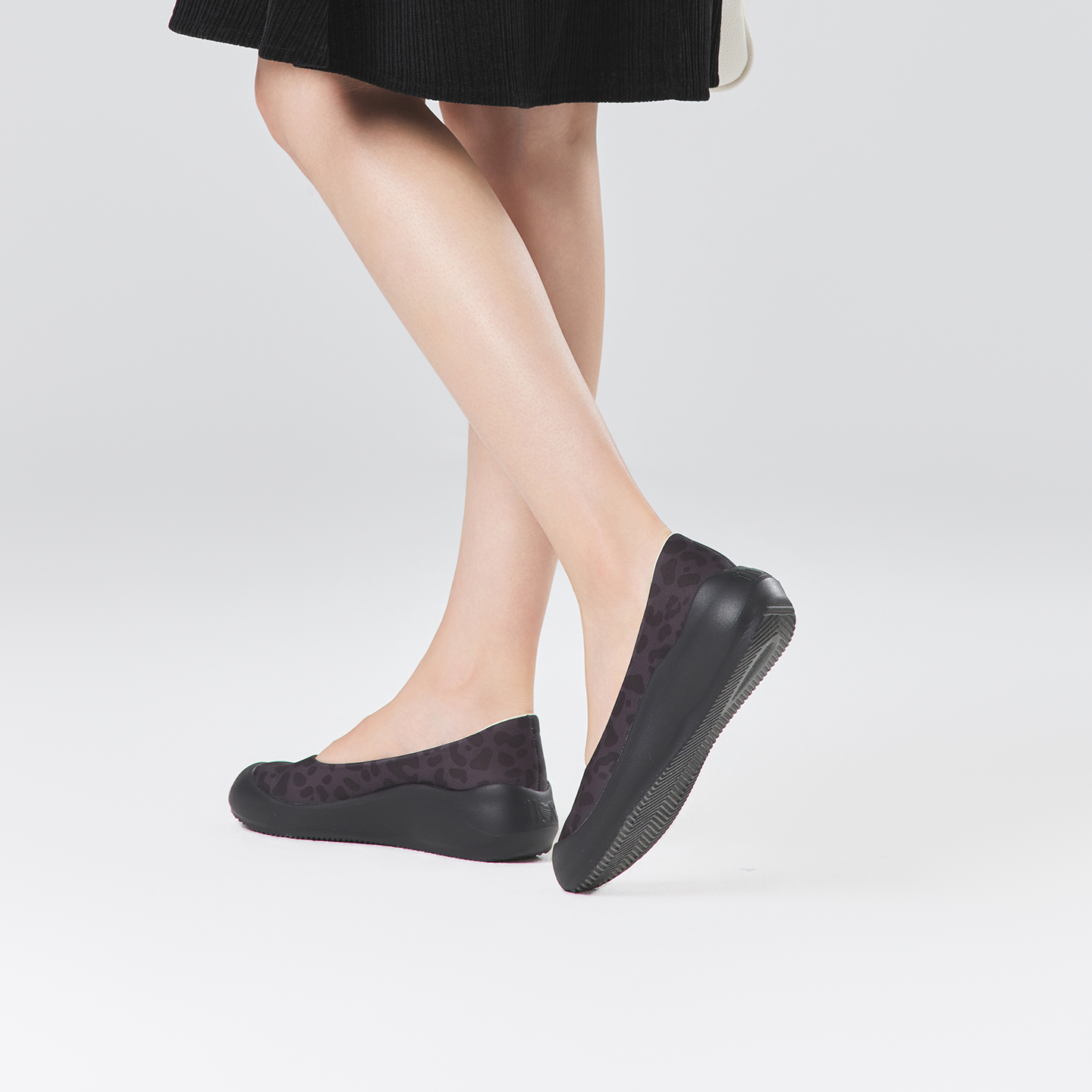 B2006 footwear photo 6