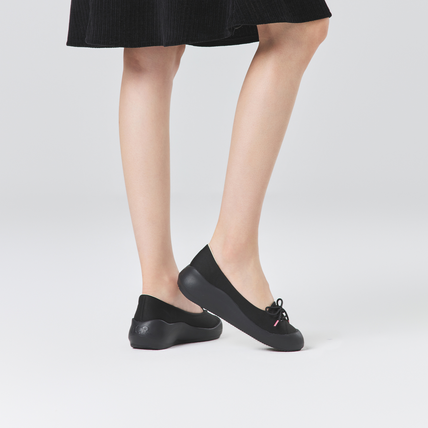 B2007 footwear photo 21