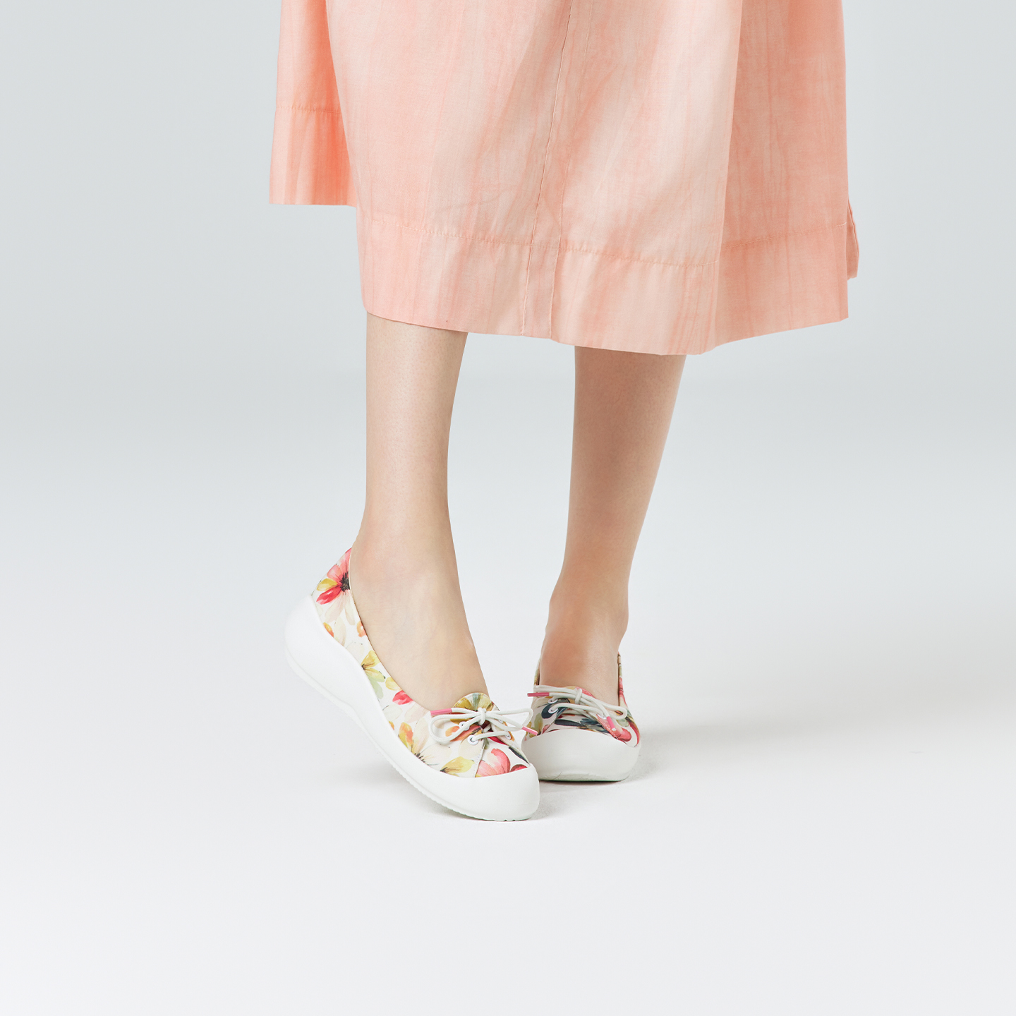 B2007 footwear photo 4