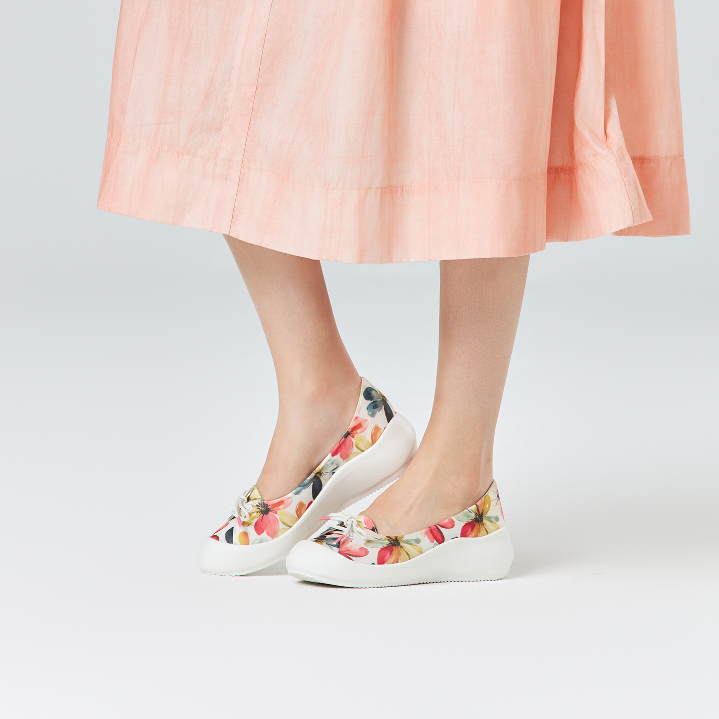 B2007 footwear photo 5