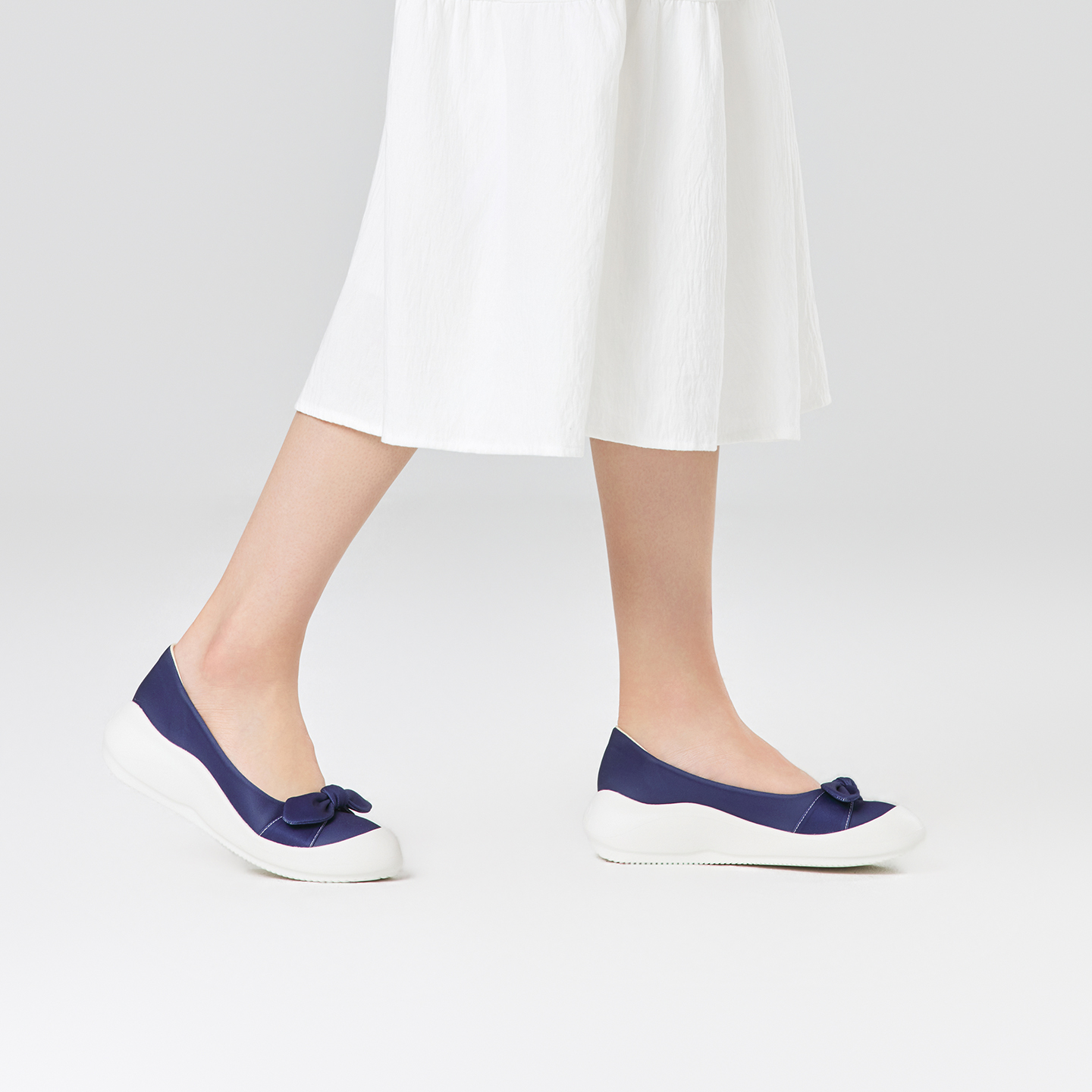 B2008 footwear photo 13