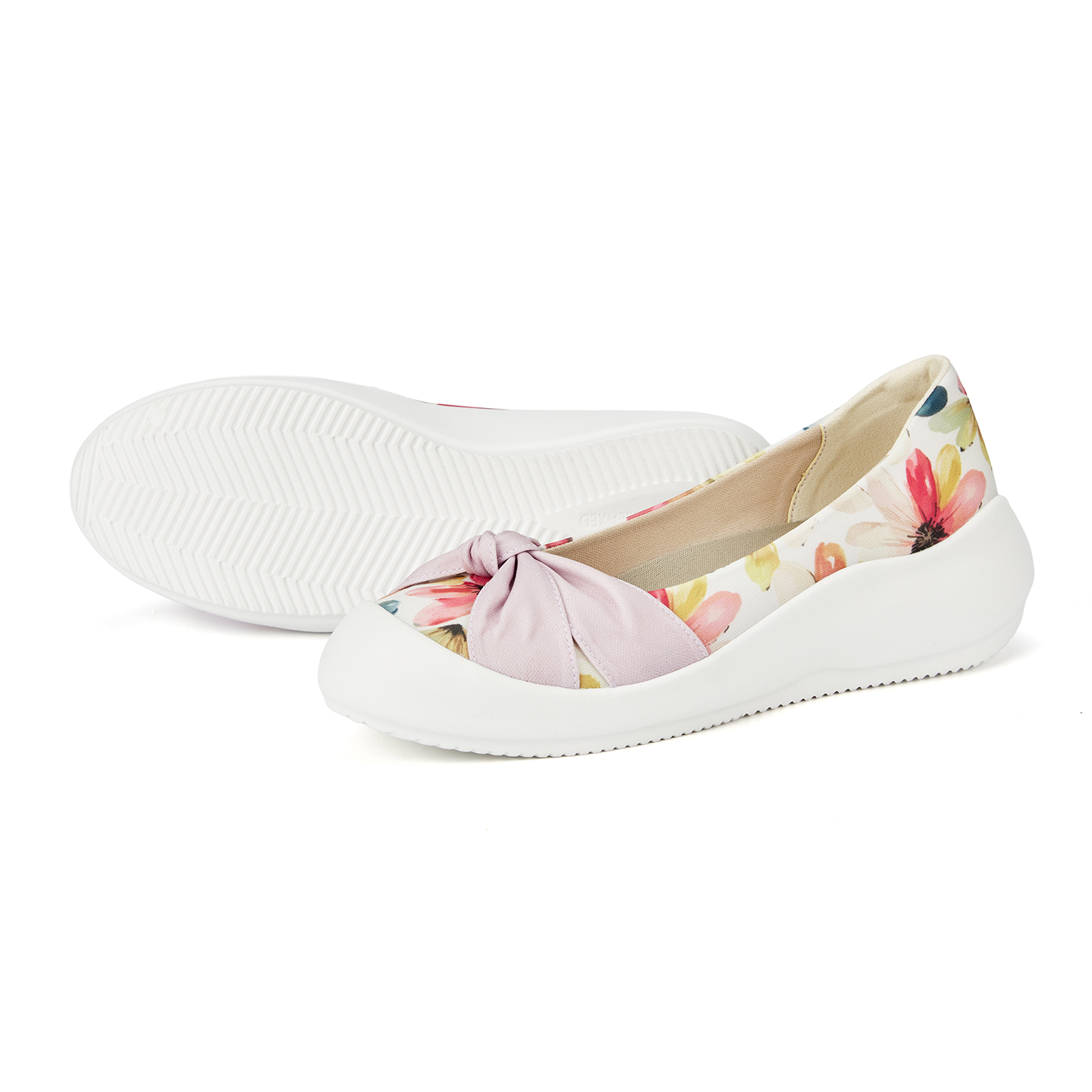 B2009 footwear photo 3