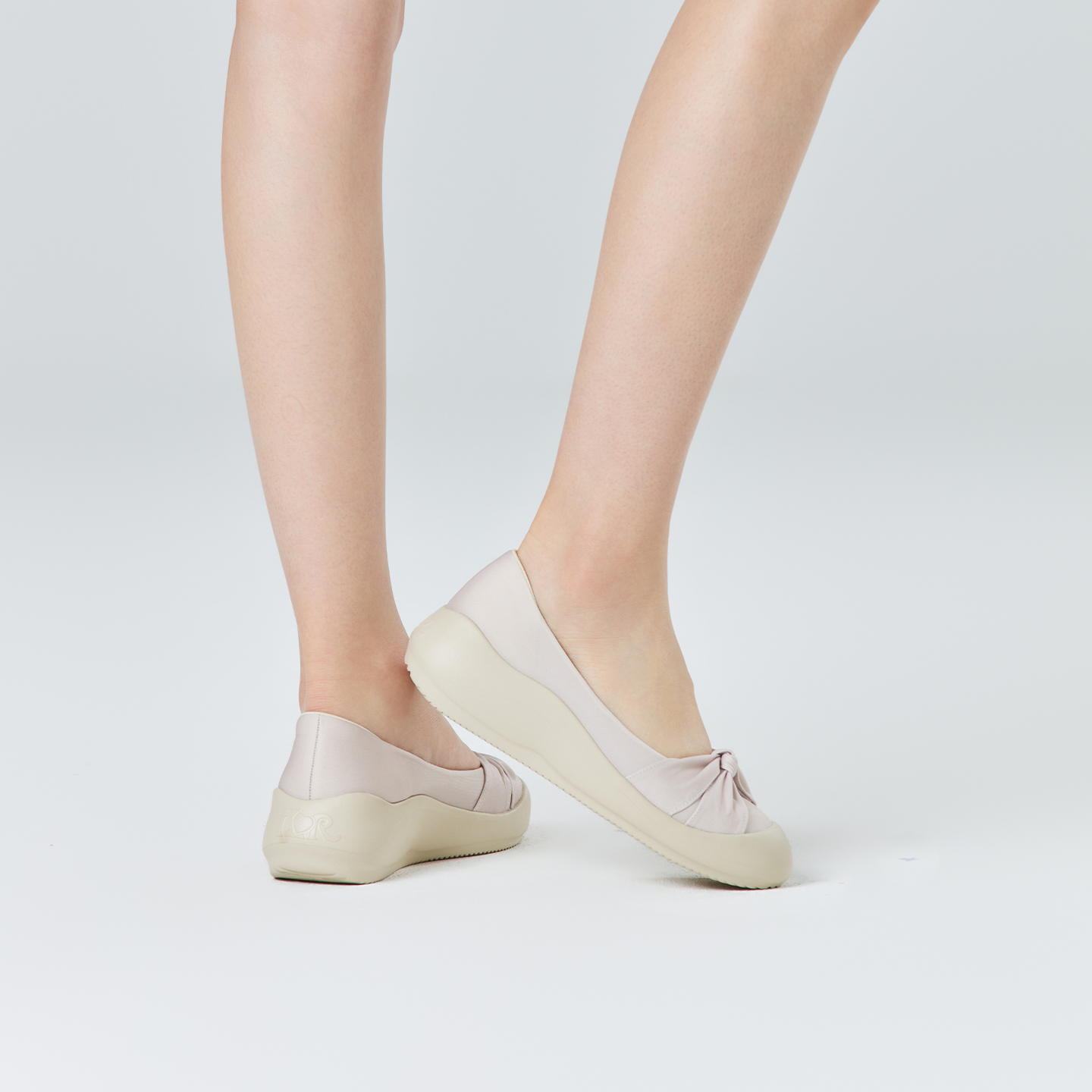 B2009 footwear photo 35