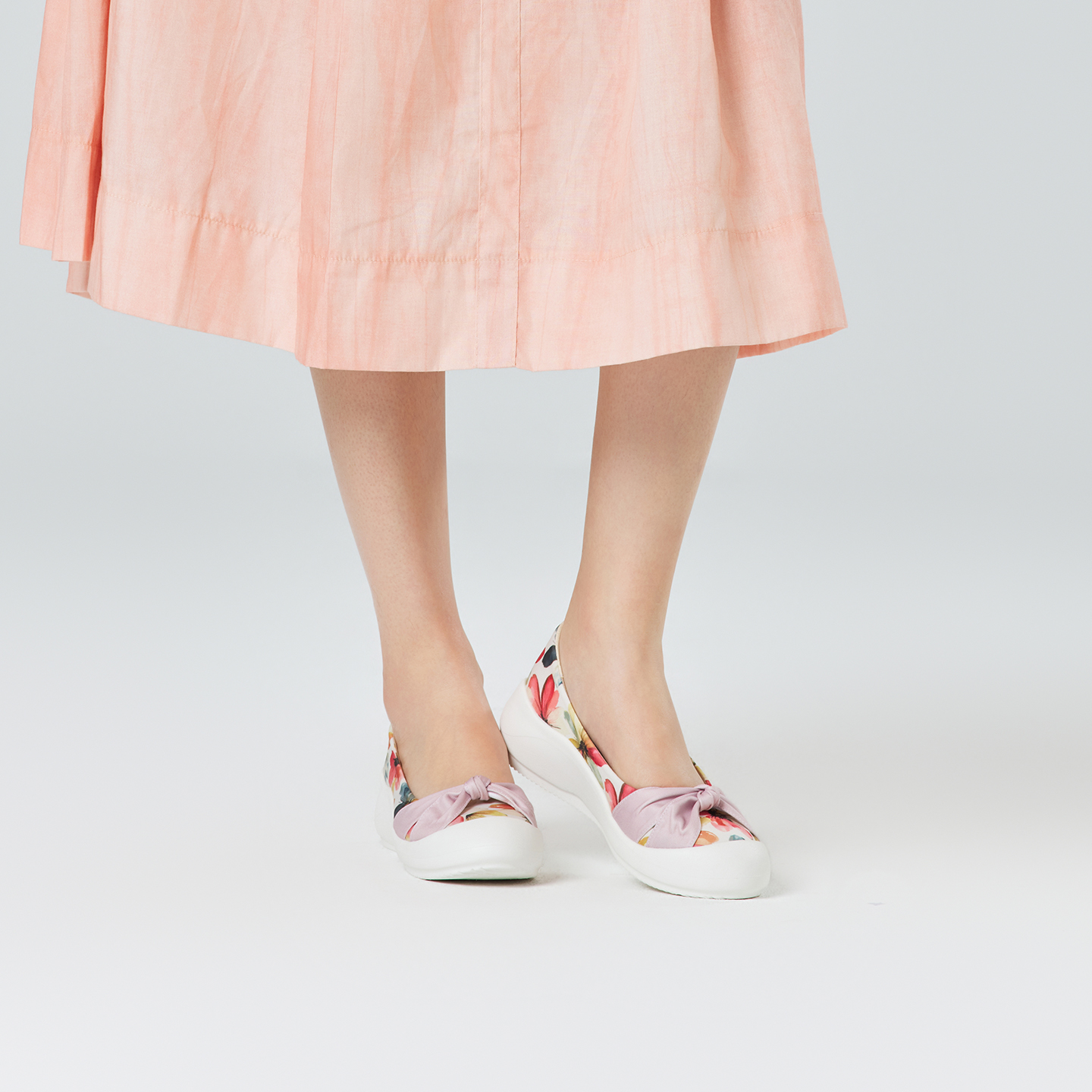 B2009 footwear photo 5