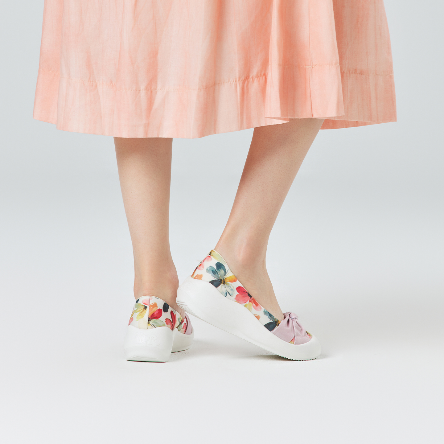 B2009 footwear photo 7