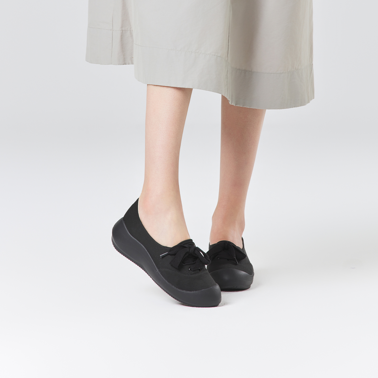 B2011 footwear photo 18