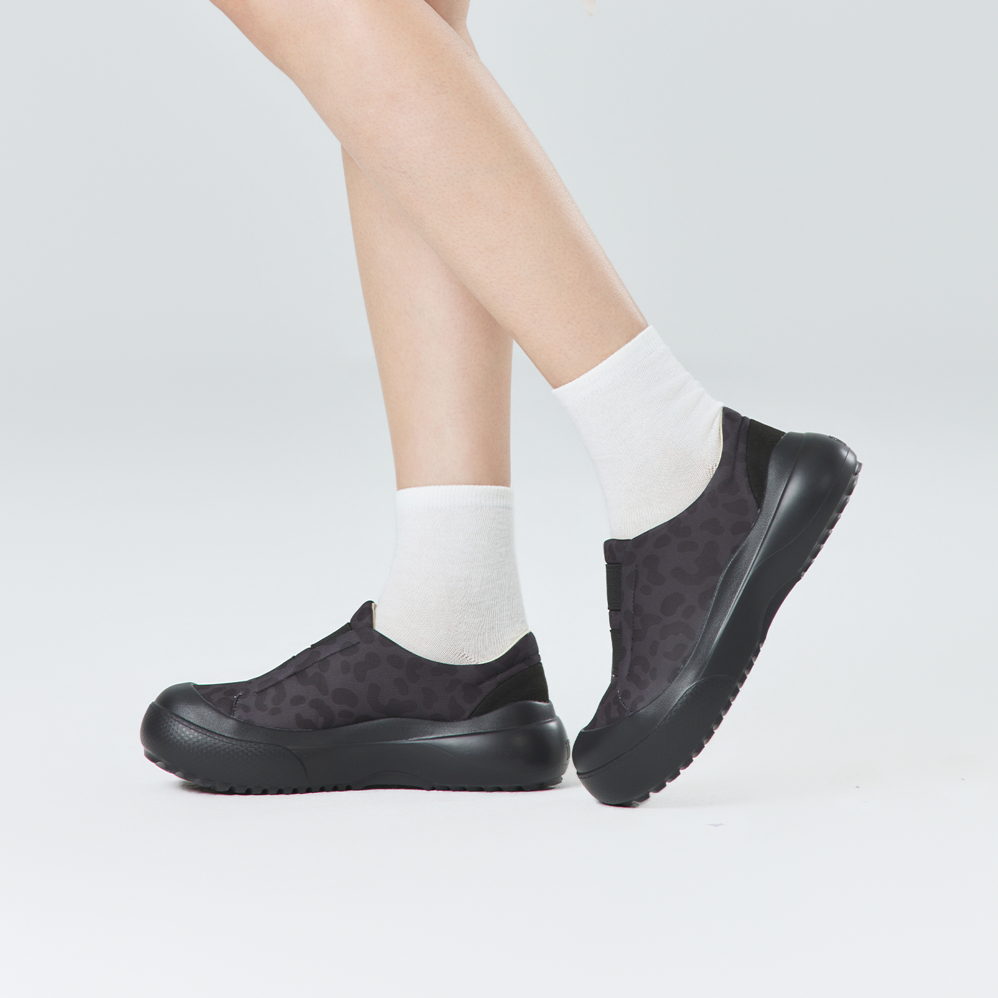 B2012 footwear photo 10