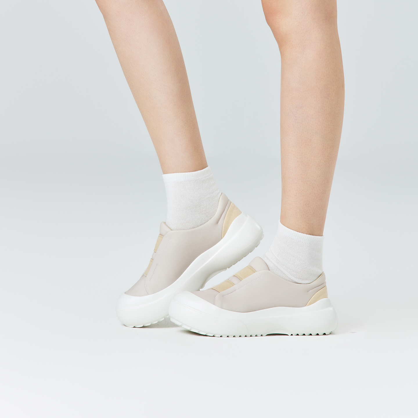 B2012 footwear photo 12