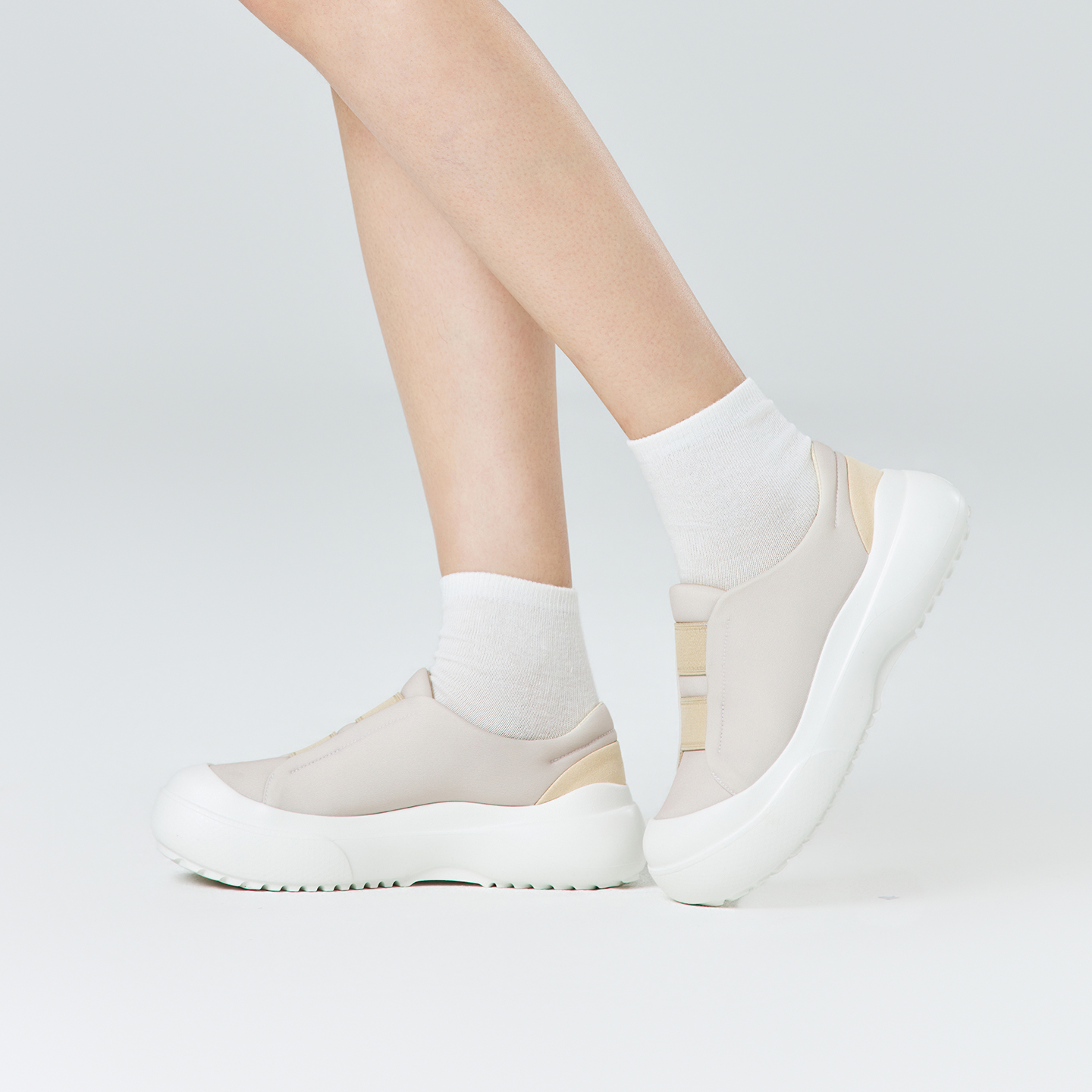 B2012 footwear photo 13