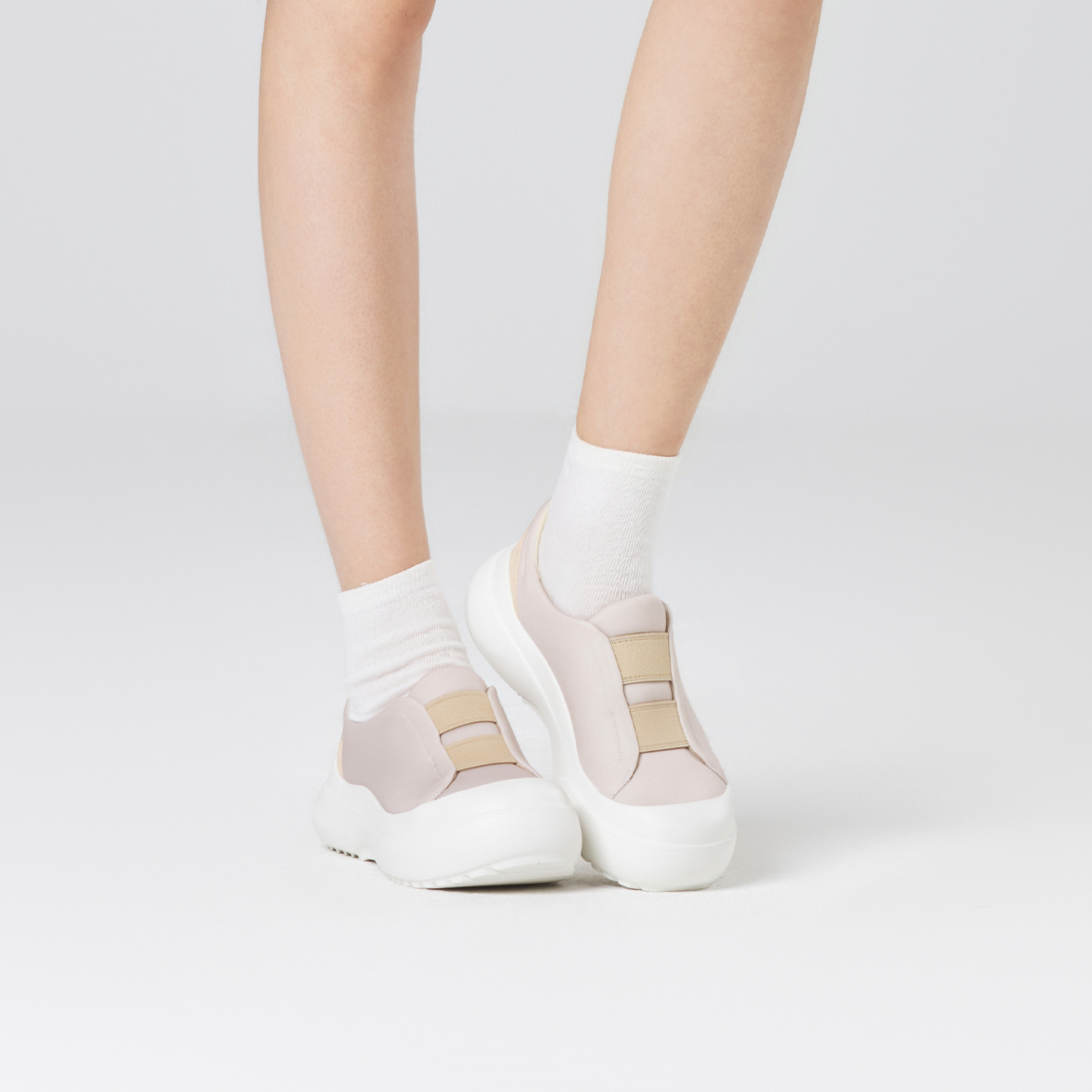 B2012 footwear photo 14