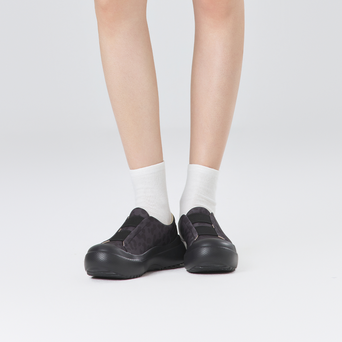 B2012 footwear photo 7