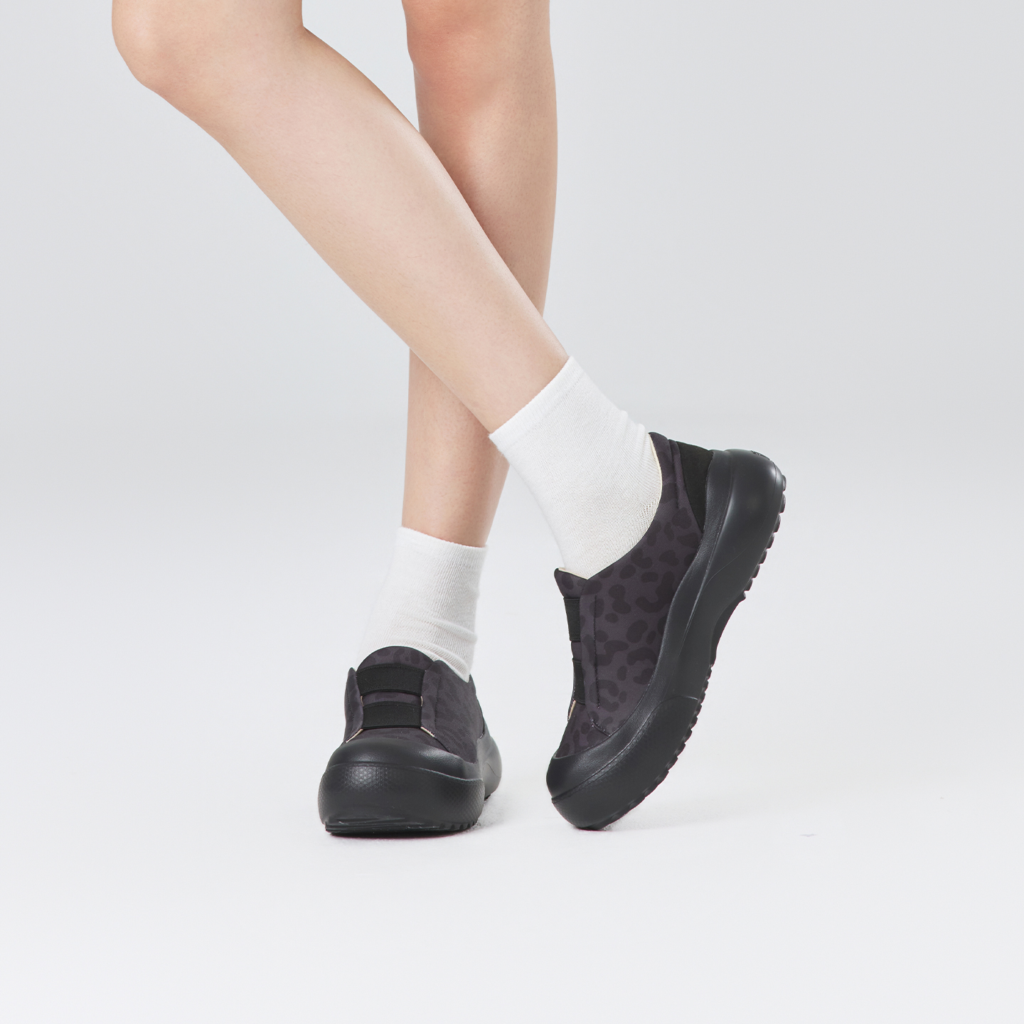 B2012 footwear photo 9