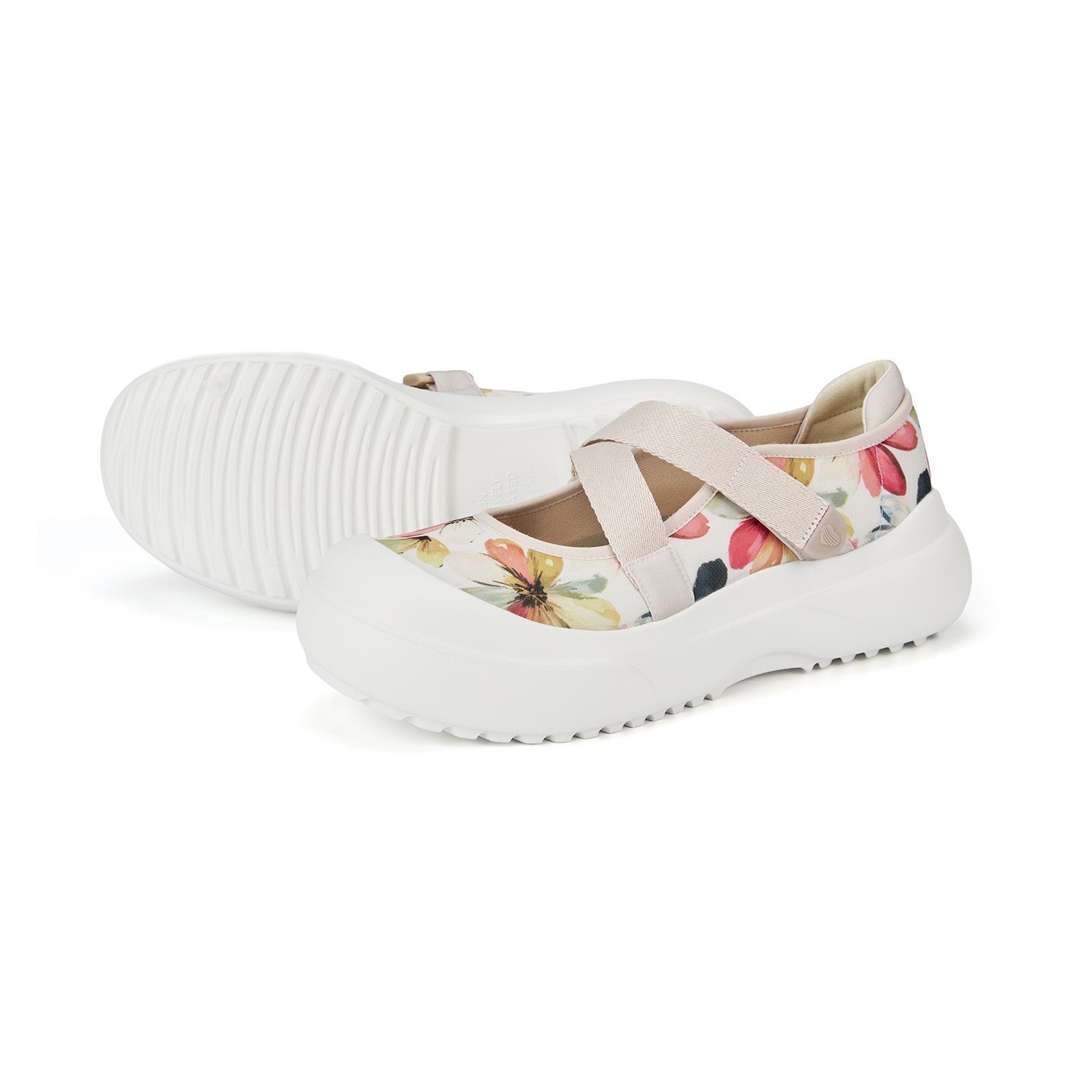 B2013 footwear photo 3