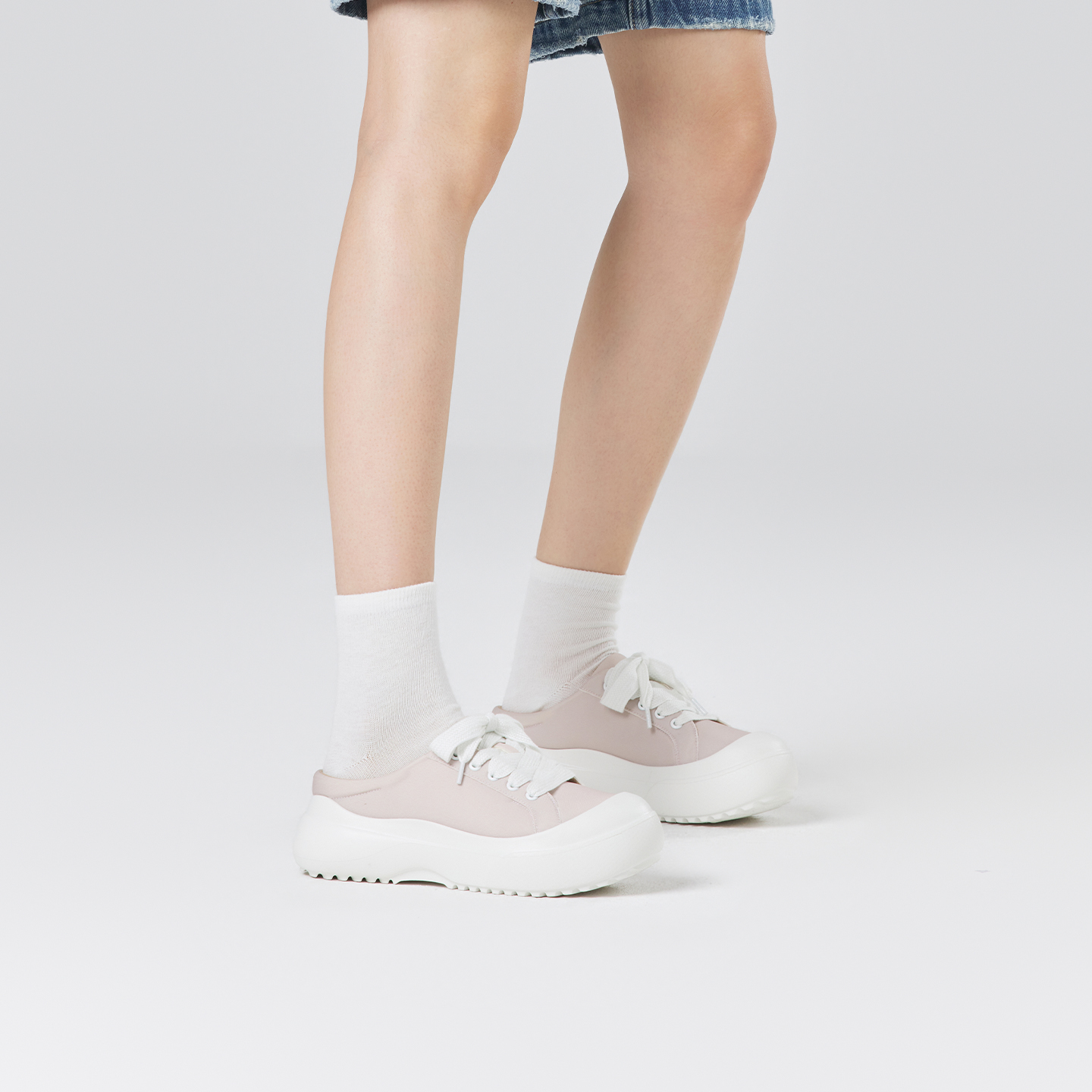 B2014 footwear photo 11