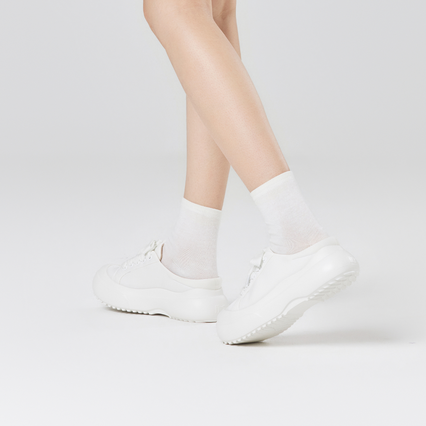 B2014 footwear photo 21