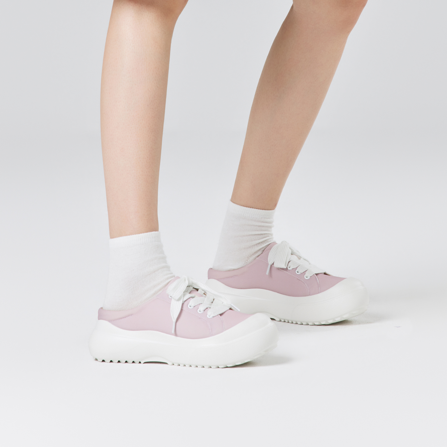 B2014 footwear photo 4