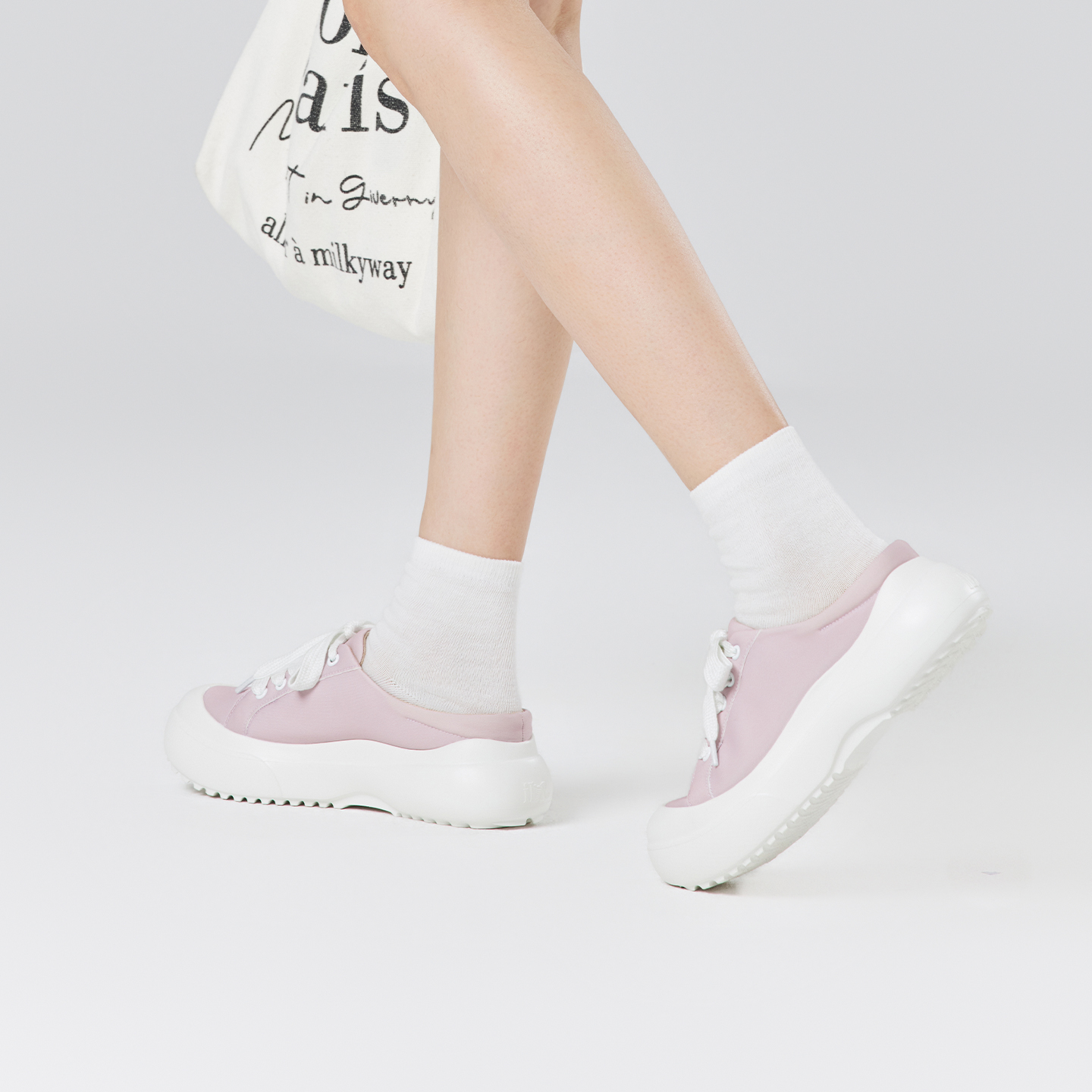 B2014 footwear photo 5