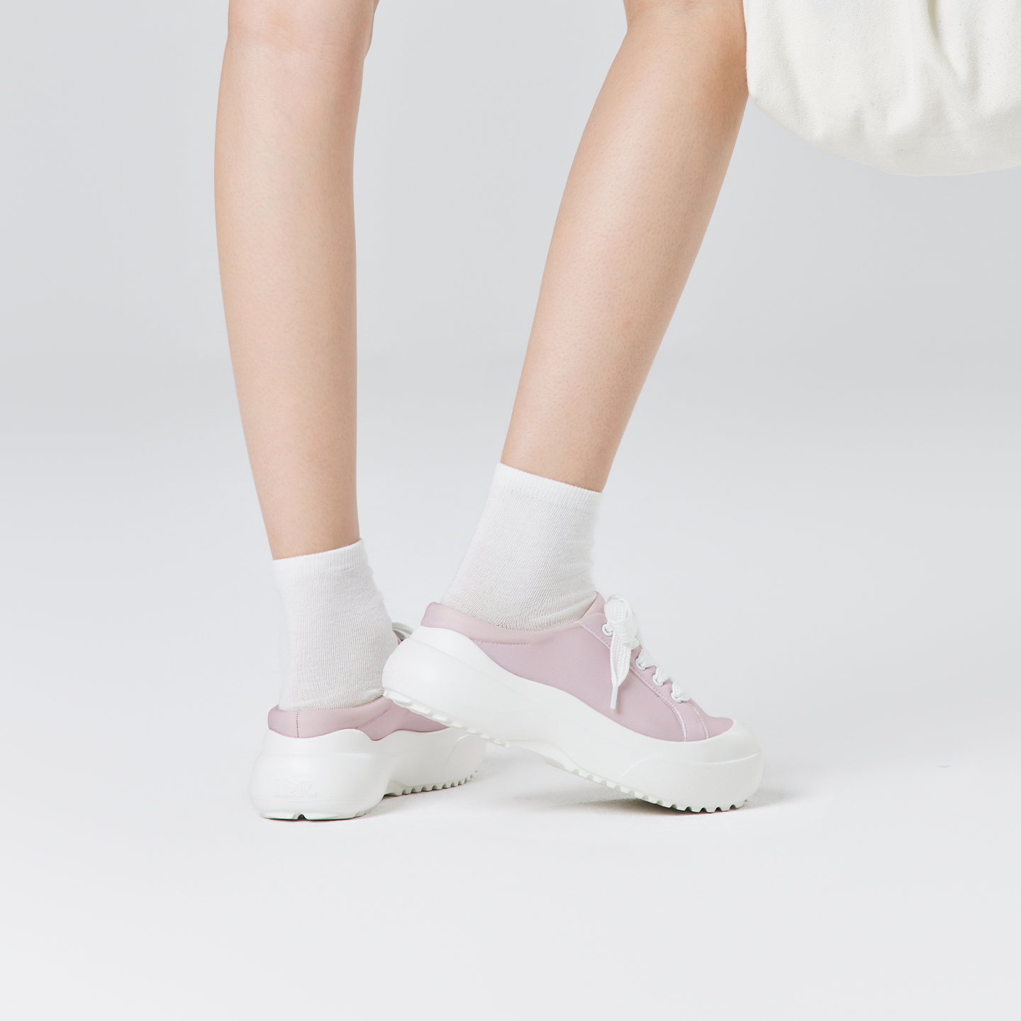 B2014 footwear photo 7