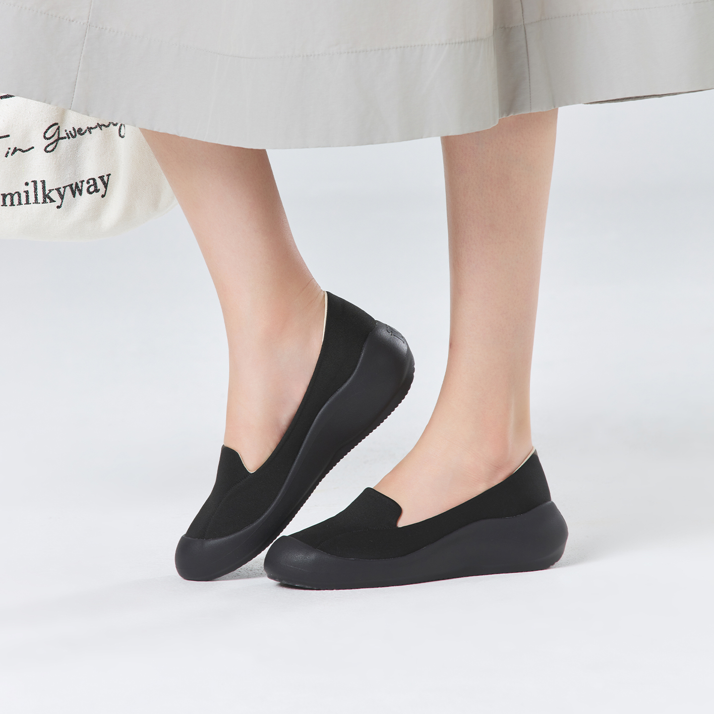 B2016 footwear photo 4