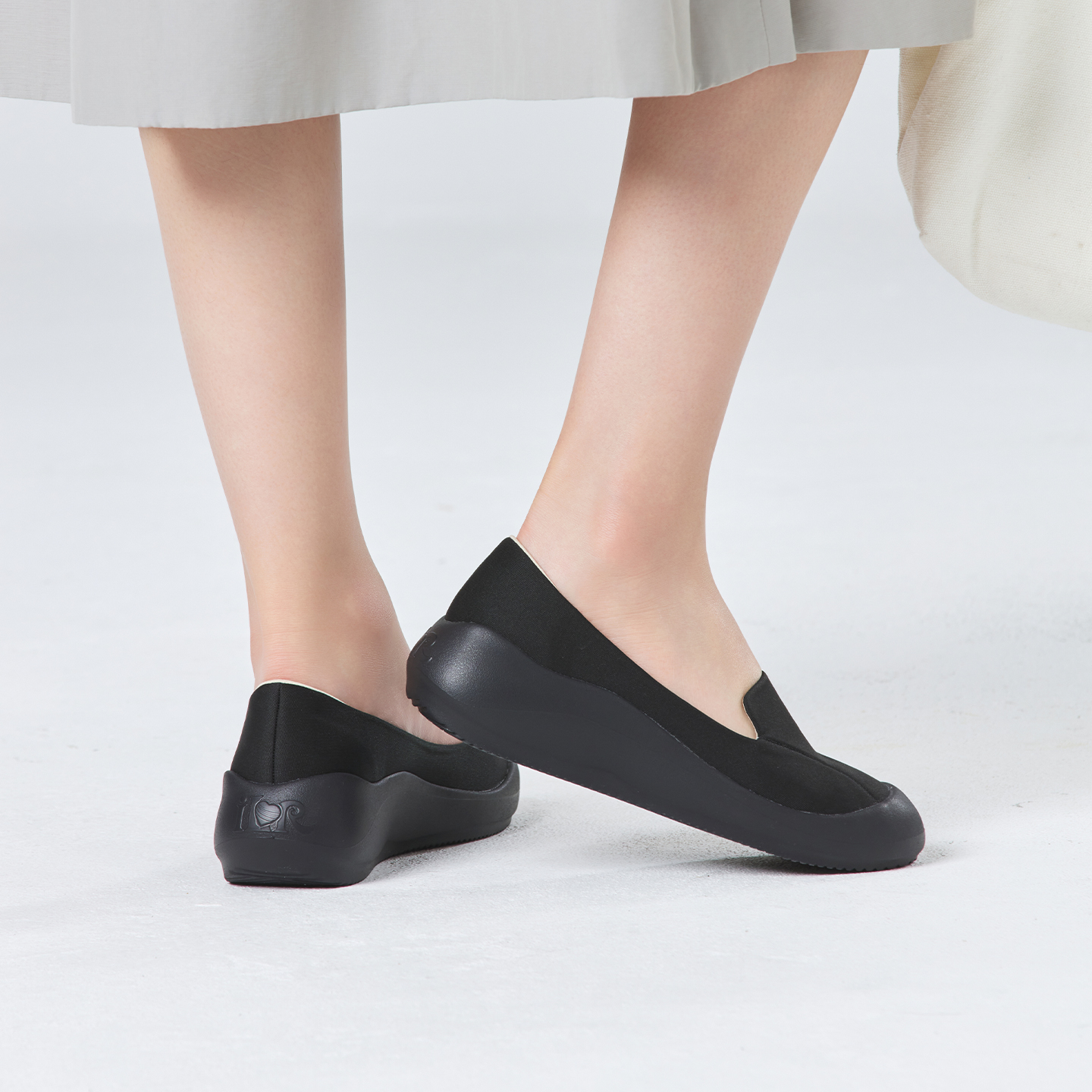 B2016 footwear photo 5