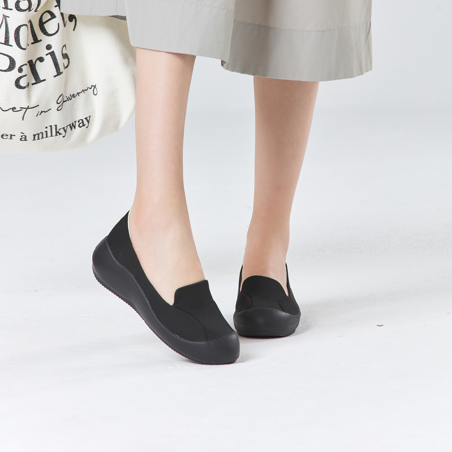 B2016 footwear photo 6