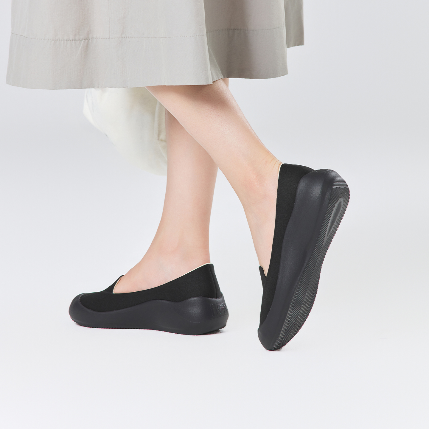 B2016 footwear photo 7